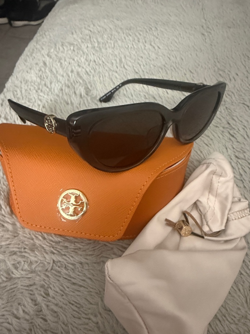 Tory Burch Black Cat-Eye Sunglasses with Orange Logo Case